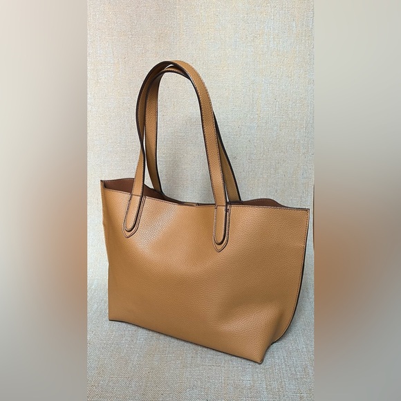 Tutilo New York Handbags - Tutilo New York Tan Faux Leather Tote Bag with Gold Accents.Brand New/Never Used